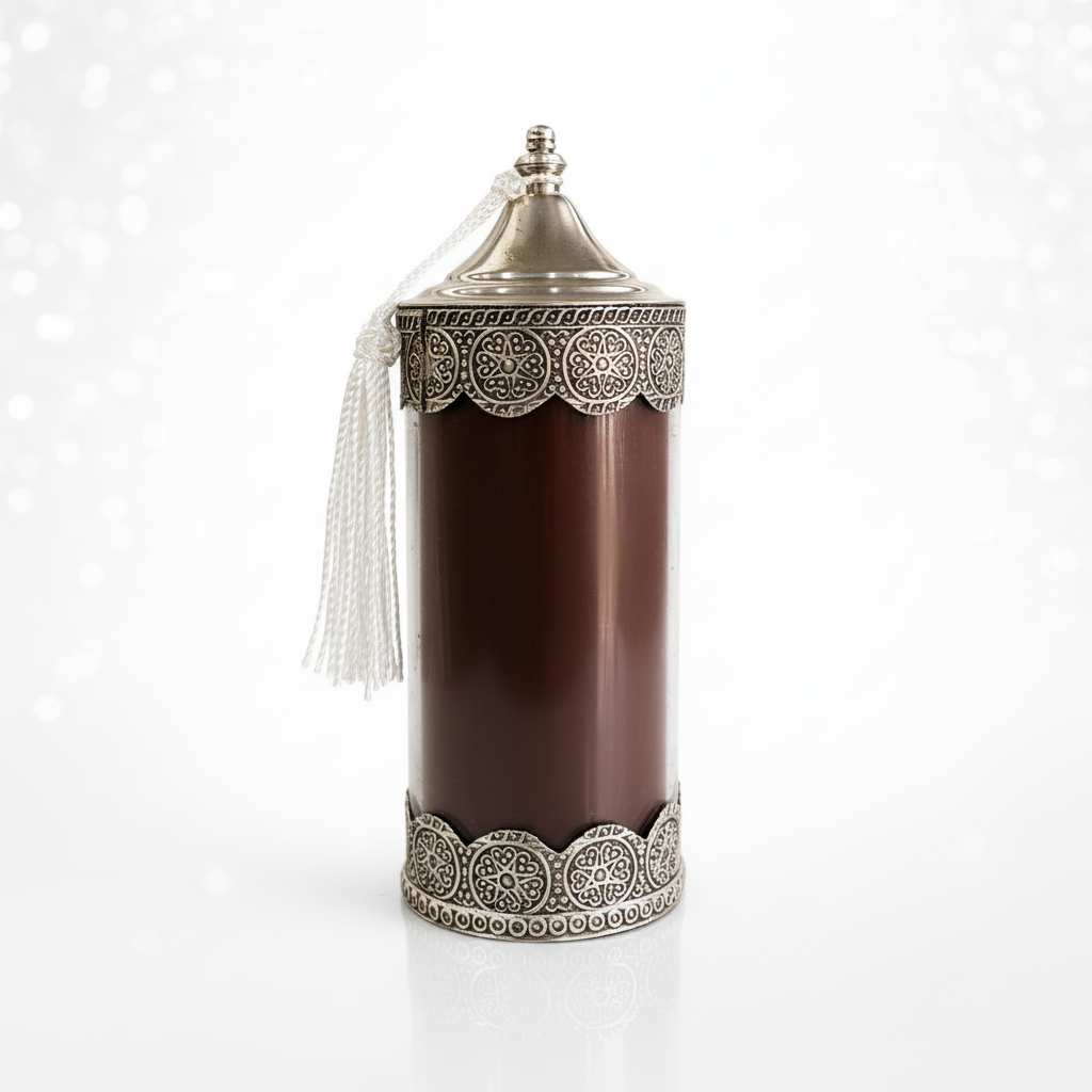 Silver Serenity Luxe Kaars - Musk -Geur - Donkerbruine Geurkaars met Zilverkleurige Marokkaanse